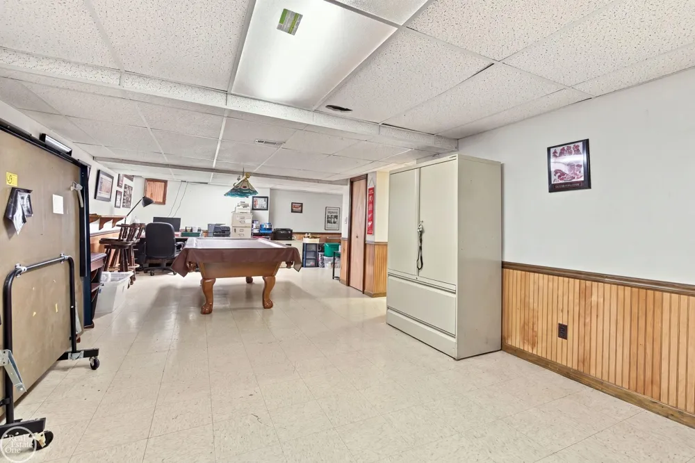 42228 Fulton Court Sterling Heights City, MI 48313