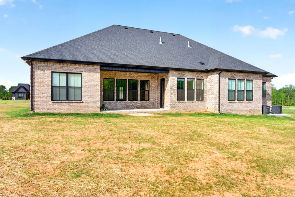 2 Pace Rd Clarksville, TN 37043