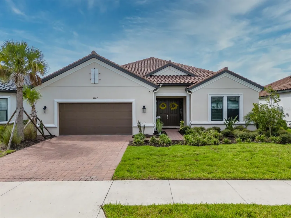 4727 FRECCIA LOOP Wesley Chapel, FL 33543