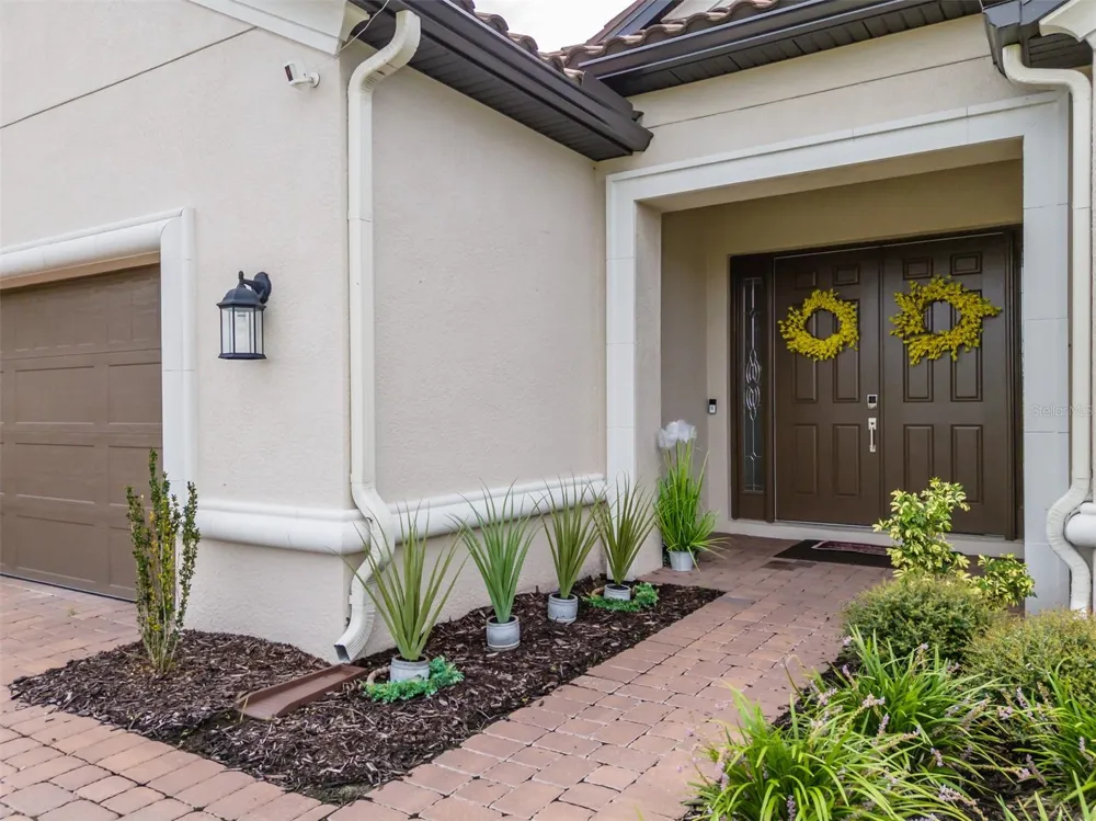 4727 FRECCIA LOOP Wesley Chapel, FL 33543