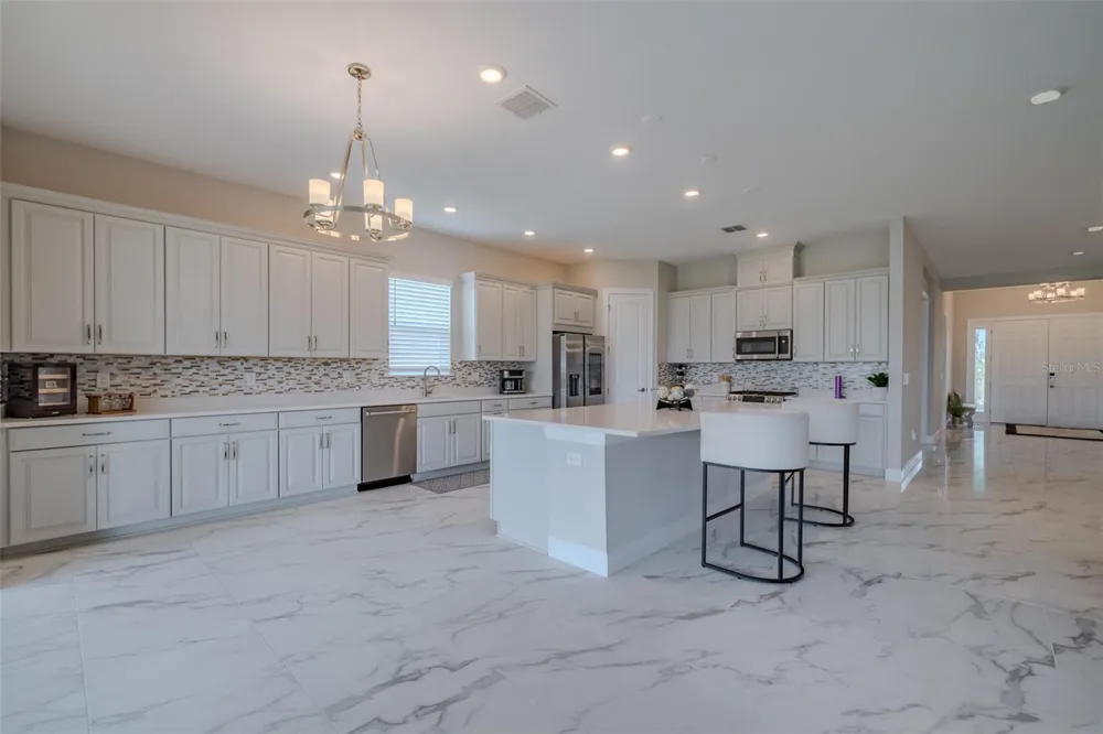 4727 FRECCIA LOOP Wesley Chapel, FL 33543