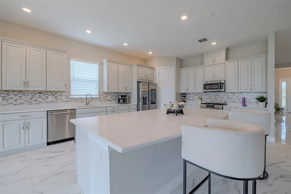 4727 FRECCIA LOOP Wesley Chapel, FL 33543