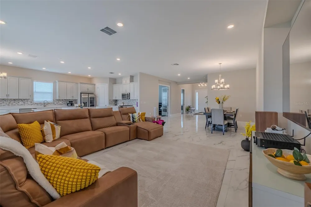 4727 FRECCIA LOOP Wesley Chapel, FL 33543