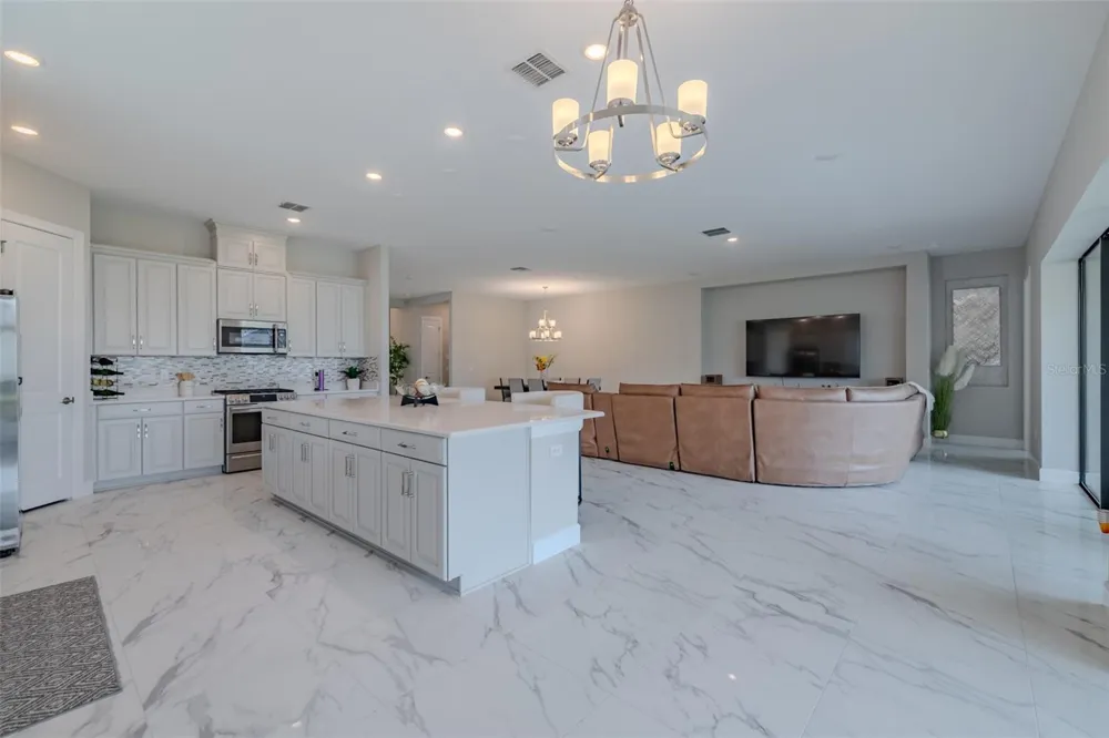 4727 FRECCIA LOOP Wesley Chapel, FL 33543