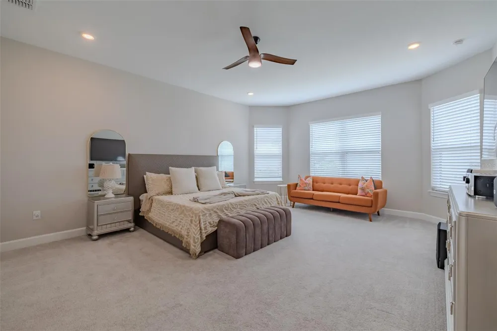 4727 FRECCIA LOOP Wesley Chapel, FL 33543