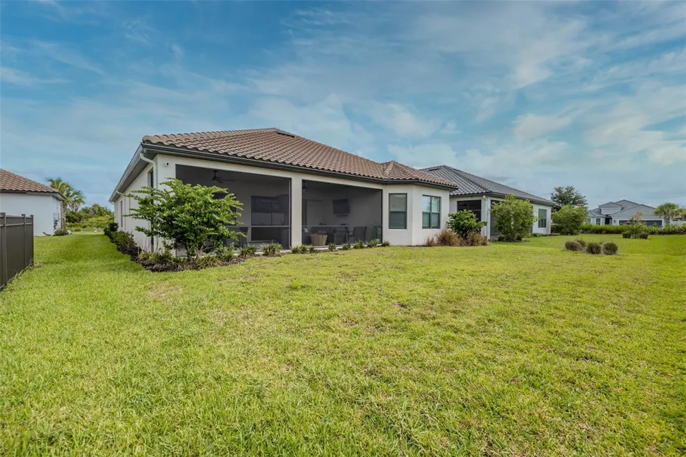 4727 FRECCIA LOOP Wesley Chapel, FL 33543