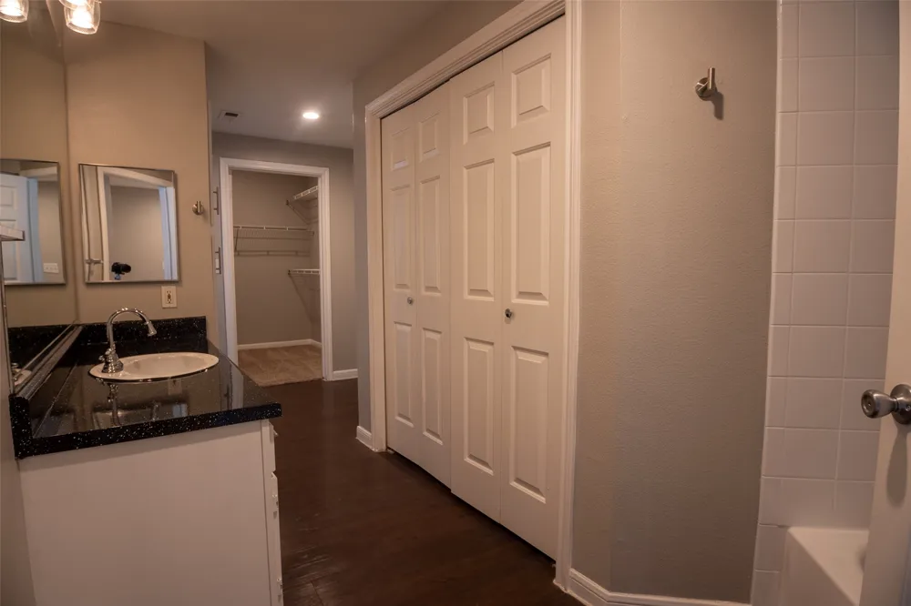 2320 Gracy Farms Lane #312 Austin, TX 78758