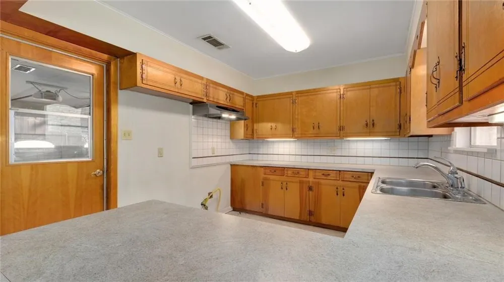 703 Buckingham Circle Austin, TX 78704