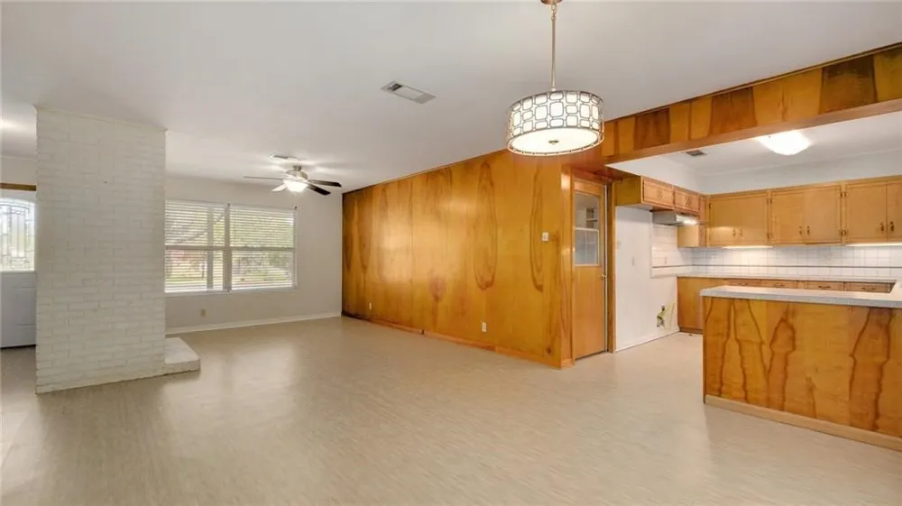 703 Buckingham Circle Austin, TX 78704