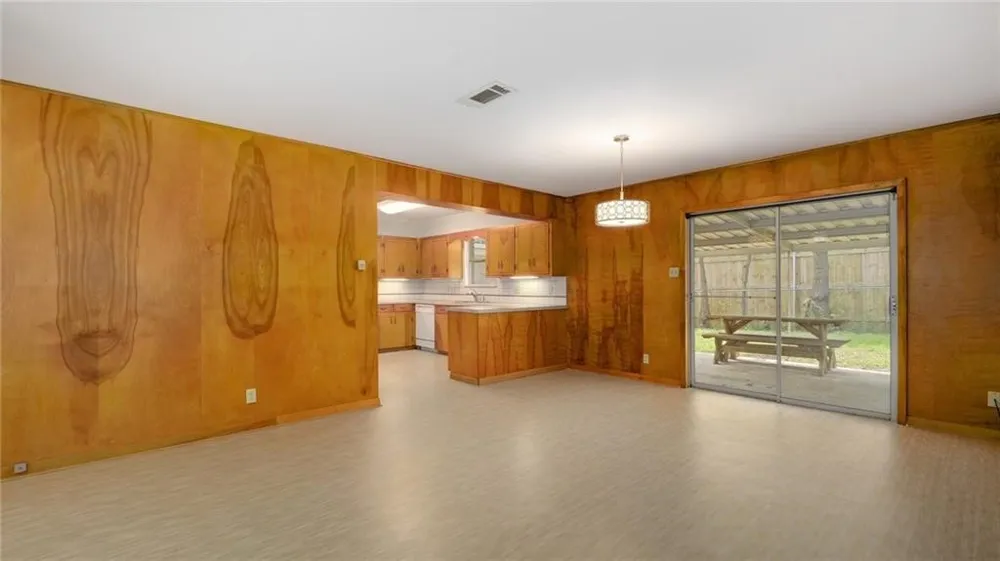 703 Buckingham Circle Austin, TX 78704
