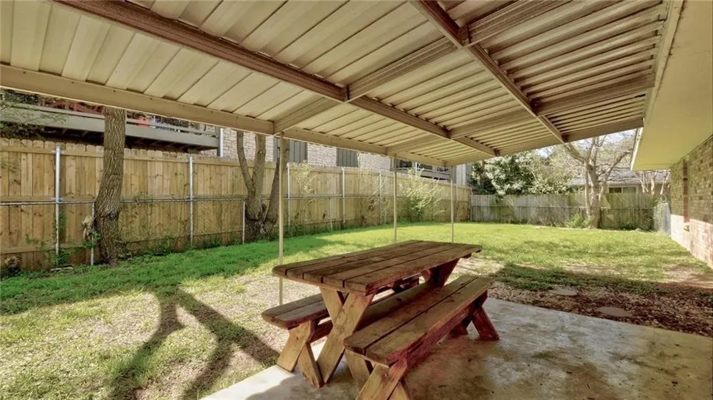 703 Buckingham Circle Austin, TX 78704
