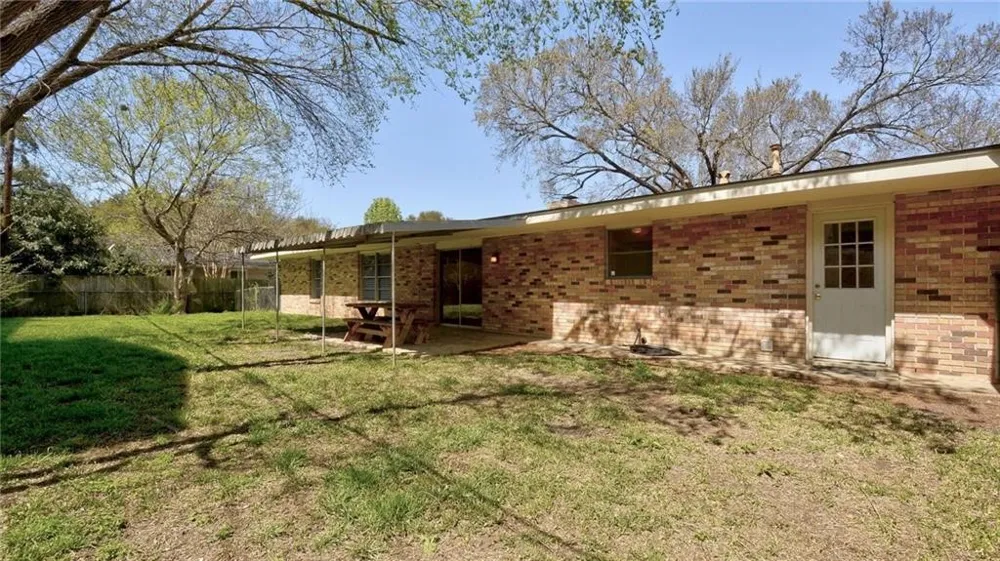 703 Buckingham Circle Austin, TX 78704