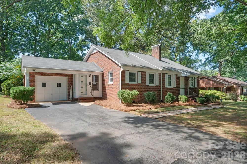 419 1st Avenue Conover, NC 28613