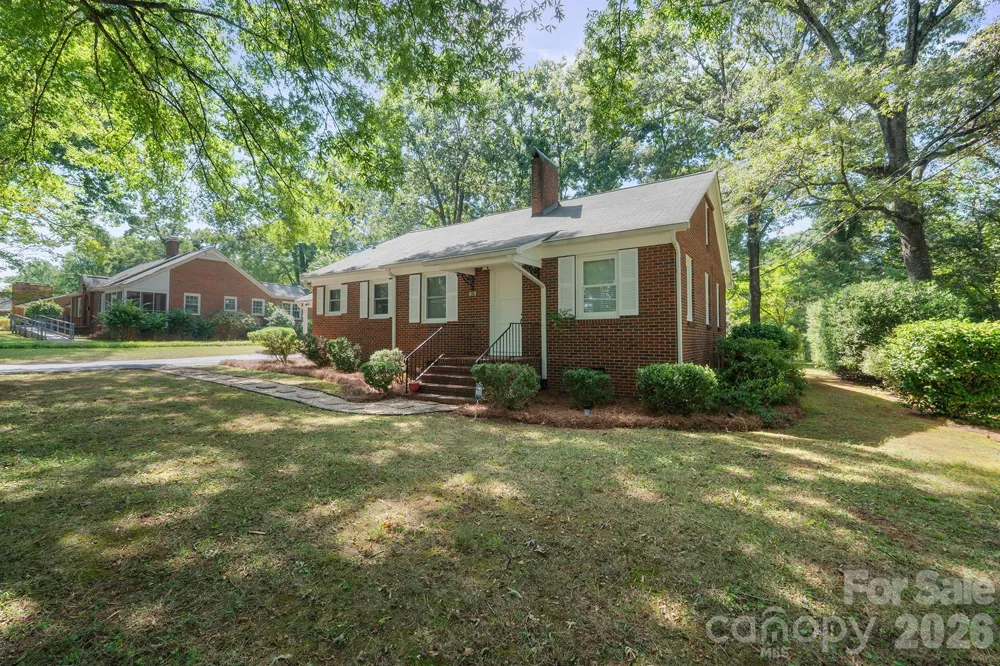 419 1st Avenue Conover, NC 28613