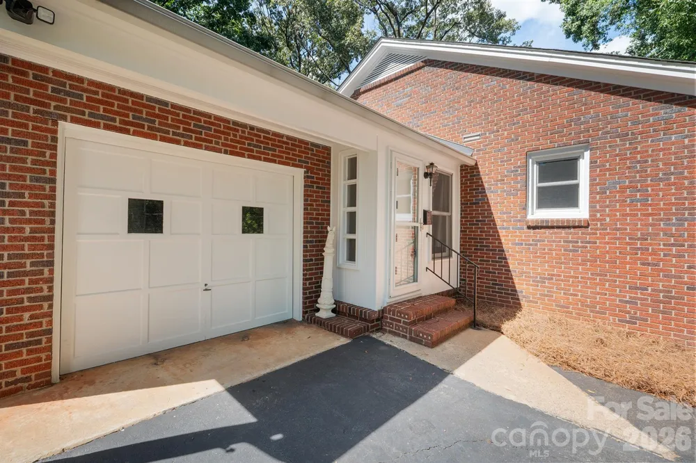 419 1st Avenue Conover, NC 28613