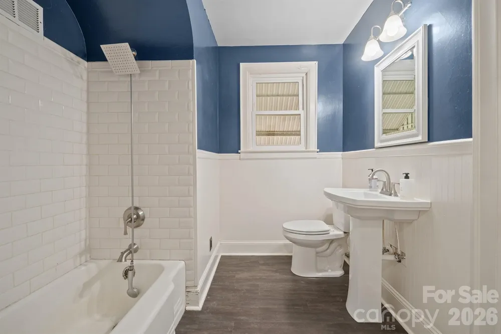 419 1st Avenue Conover, NC 28613
