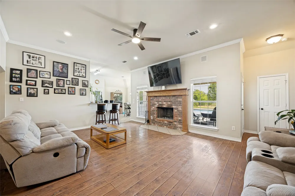 2701 Valley Ridge Lane Sherman, TX 75092