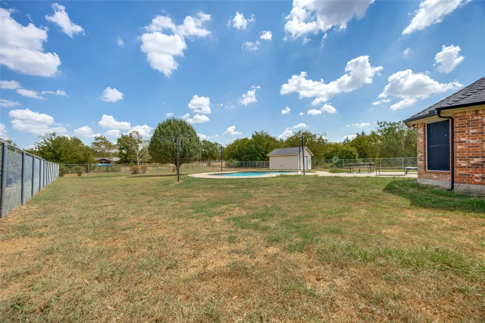 2701 Valley Ridge Lane Sherman, TX 75092