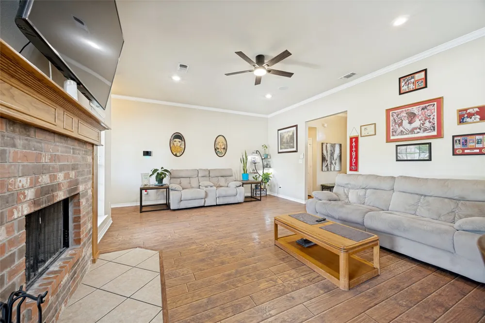 2701 Valley Ridge Lane Sherman, TX 75092