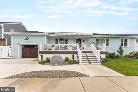 105 W JEFFERSON AVENUE