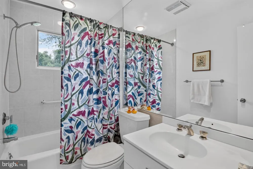 15716 JONES LANE Gaithersburg, MD 20878