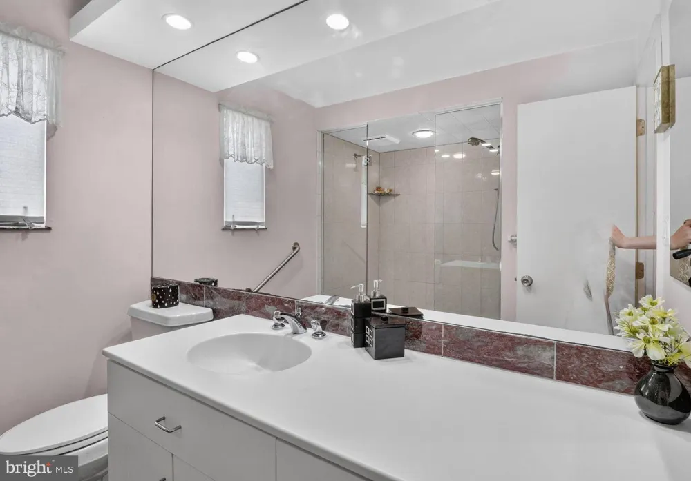 15716 JONES LANE Gaithersburg, MD 20878