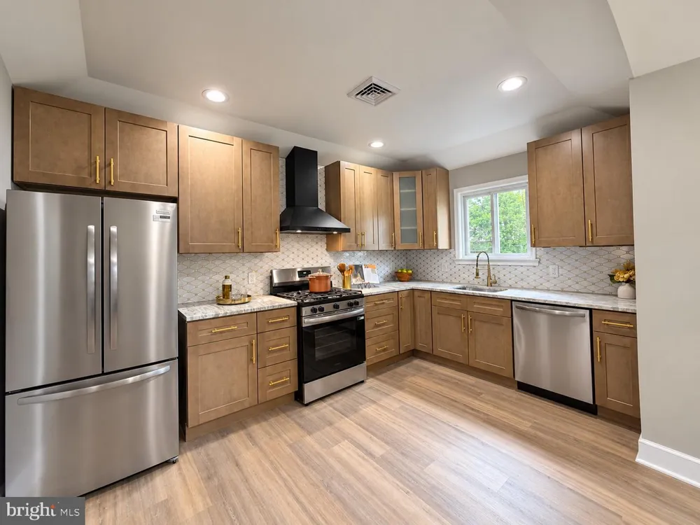262 LEA LANE Warminster, PA 18974