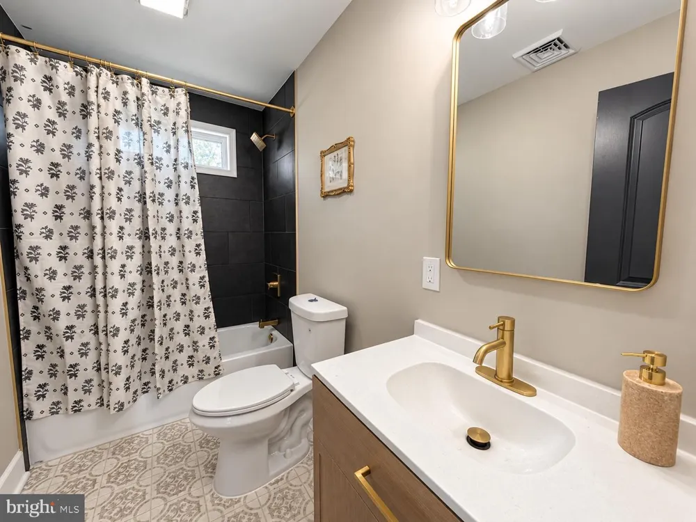 262 LEA LANE Warminster, PA 18974