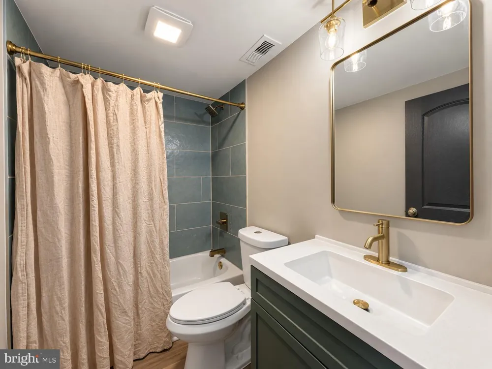 262 LEA LANE Warminster, PA 18974