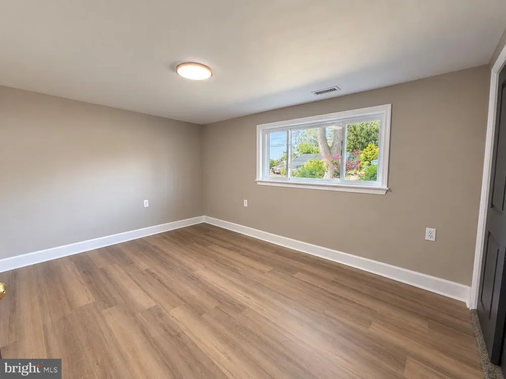 262 LEA LANE Warminster, PA 18974