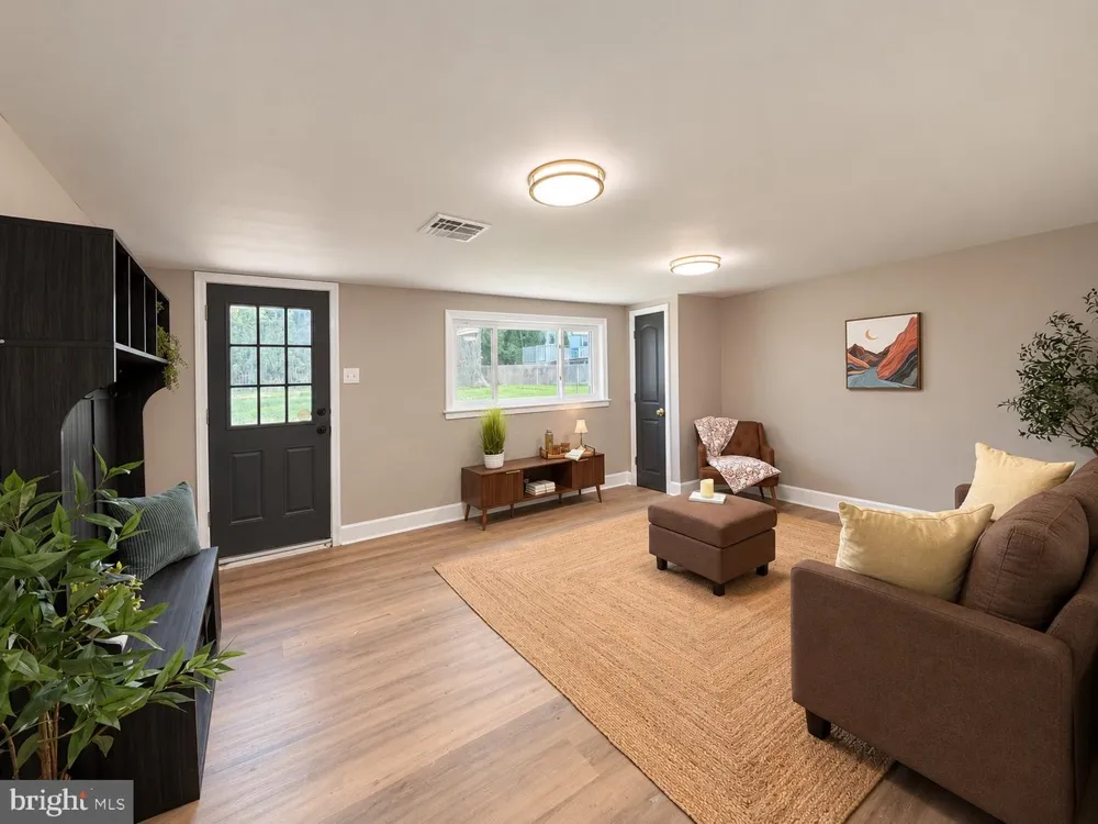 262 LEA LANE Warminster, PA 18974