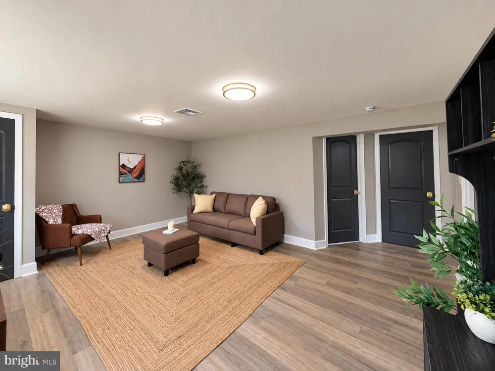 262 LEA LANE Warminster, PA 18974