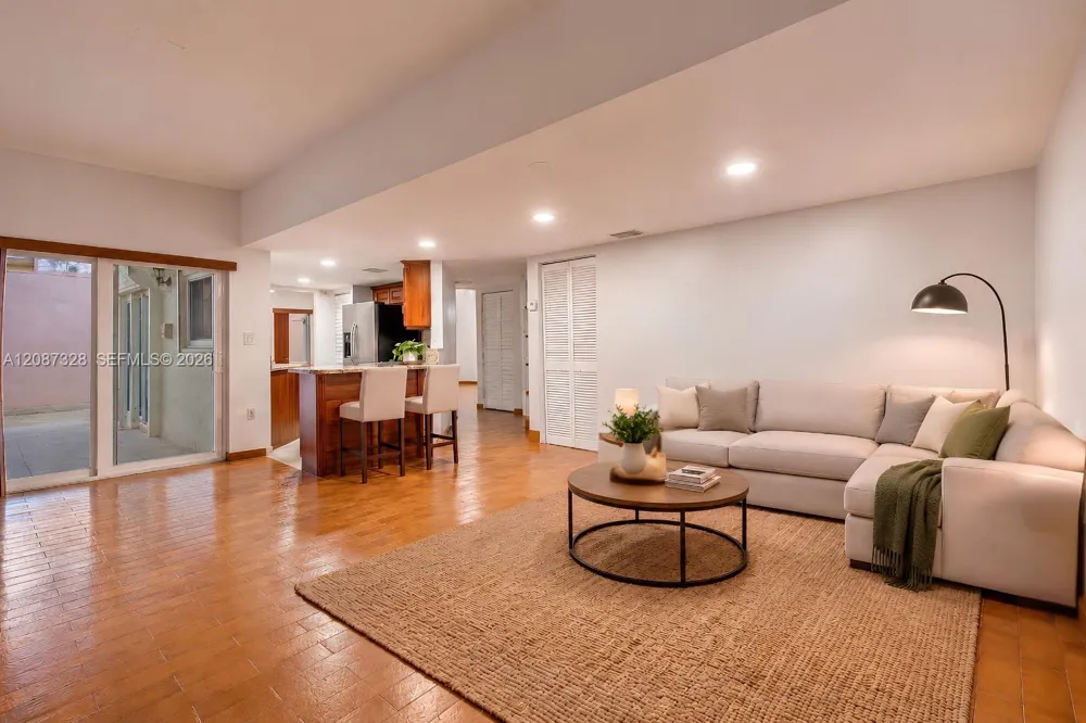 12415 NW 7th Street Miami, FL 33182