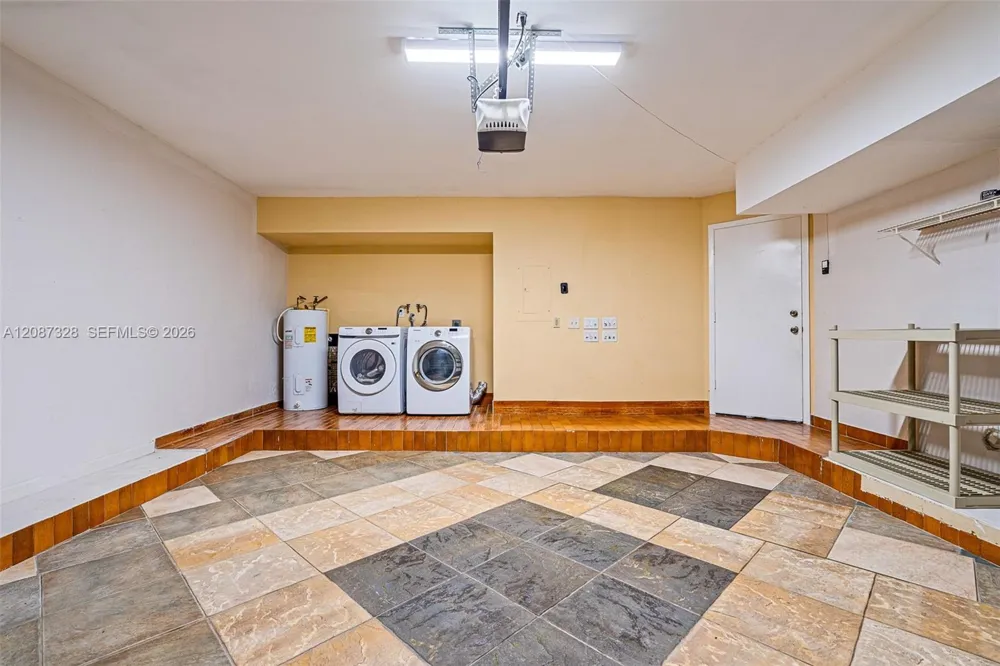 12415 NW 7th Street Miami, FL 33182