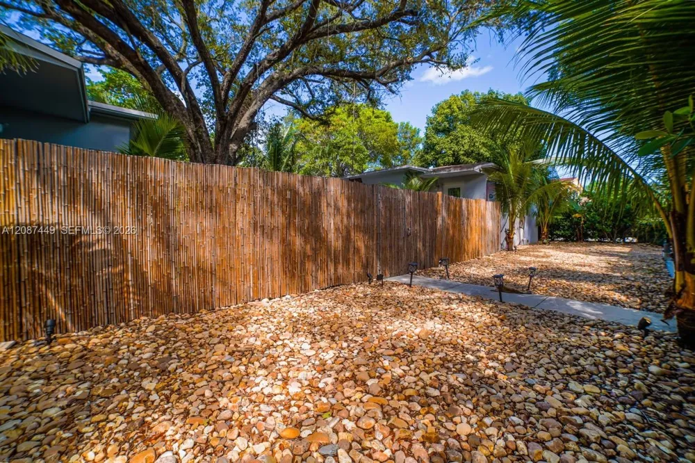 55 NE 59th St #2 Miami, FL 33137