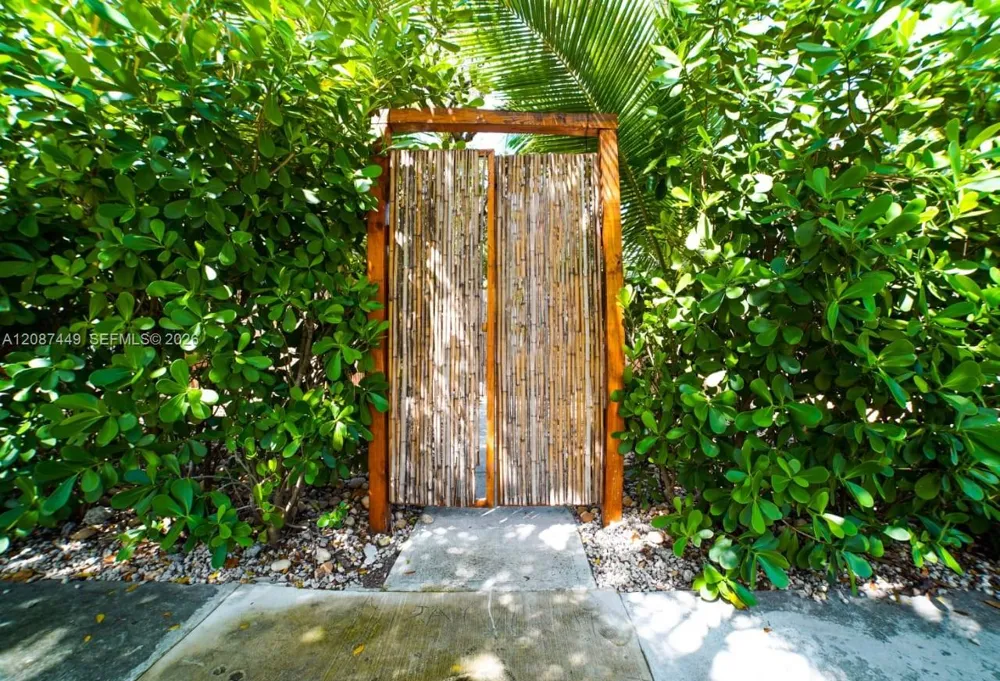 55 NE 59th St #2 Miami, FL 33137