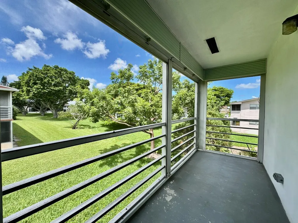 44 CANTERBURY B West Palm Beach, FL 33417