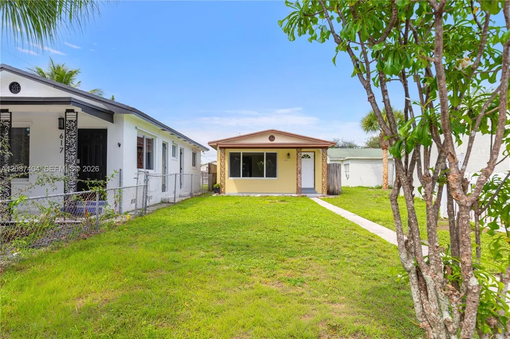 619 D ST Lake Worth, FL 33460
