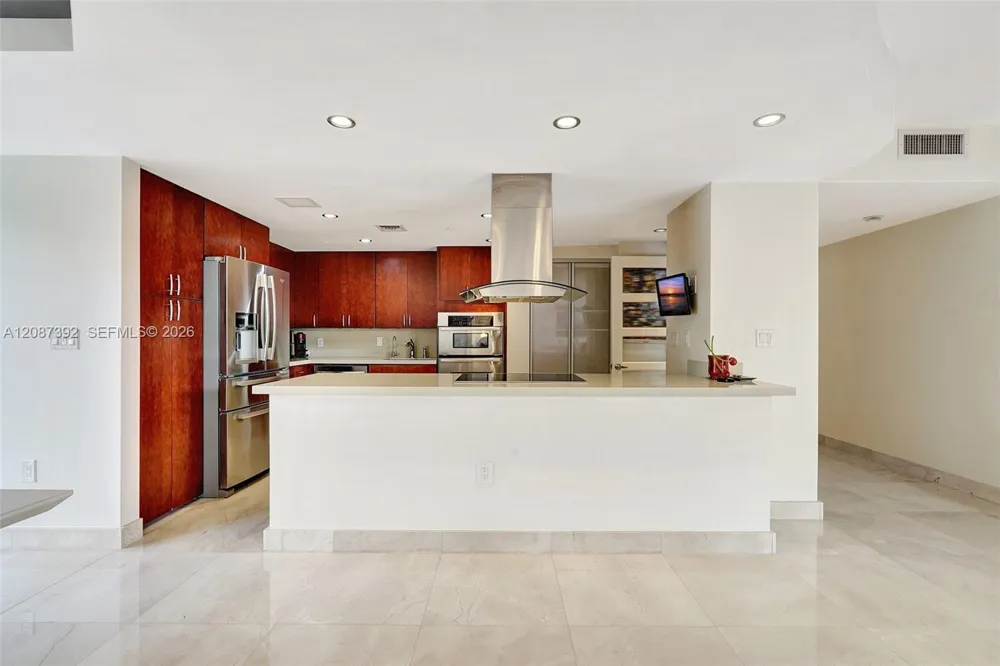 4000 ISLAND BLVD #402 Aventura, FL 33160