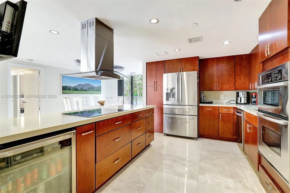 4000 ISLAND BLVD #402 Aventura, FL 33160