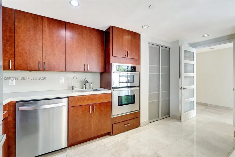 4000 ISLAND BLVD #402 Aventura, FL 33160