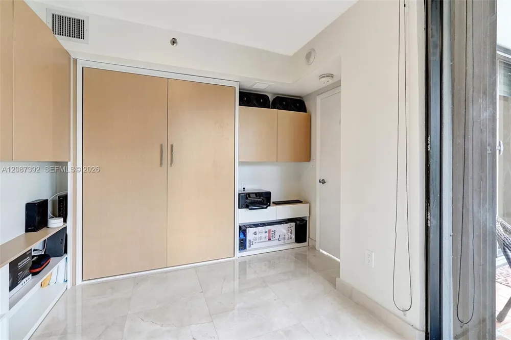 4000 ISLAND BLVD #402 Aventura, FL 33160