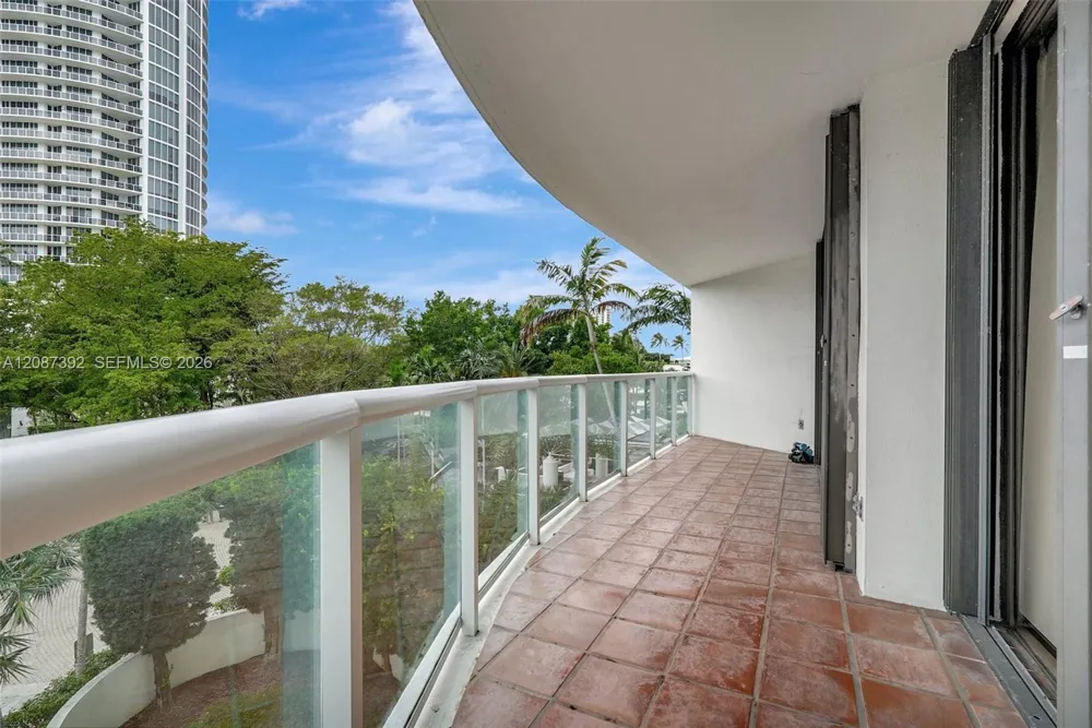 4000 ISLAND BLVD #402 Aventura, FL 33160