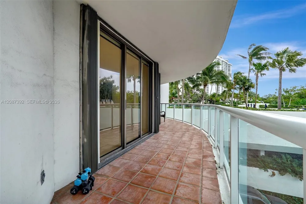 4000 ISLAND BLVD #402 Aventura, FL 33160