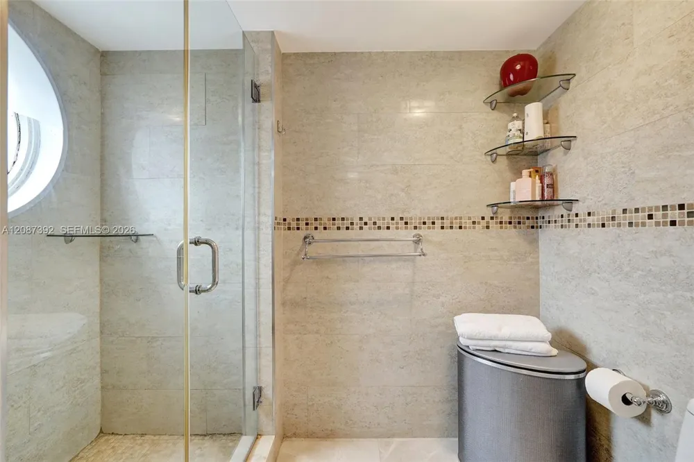4000 ISLAND BLVD #402 Aventura, FL 33160