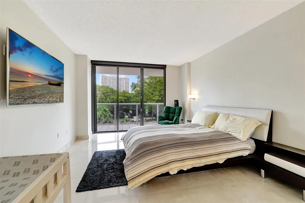 4000 ISLAND BLVD #402 Aventura, FL 33160