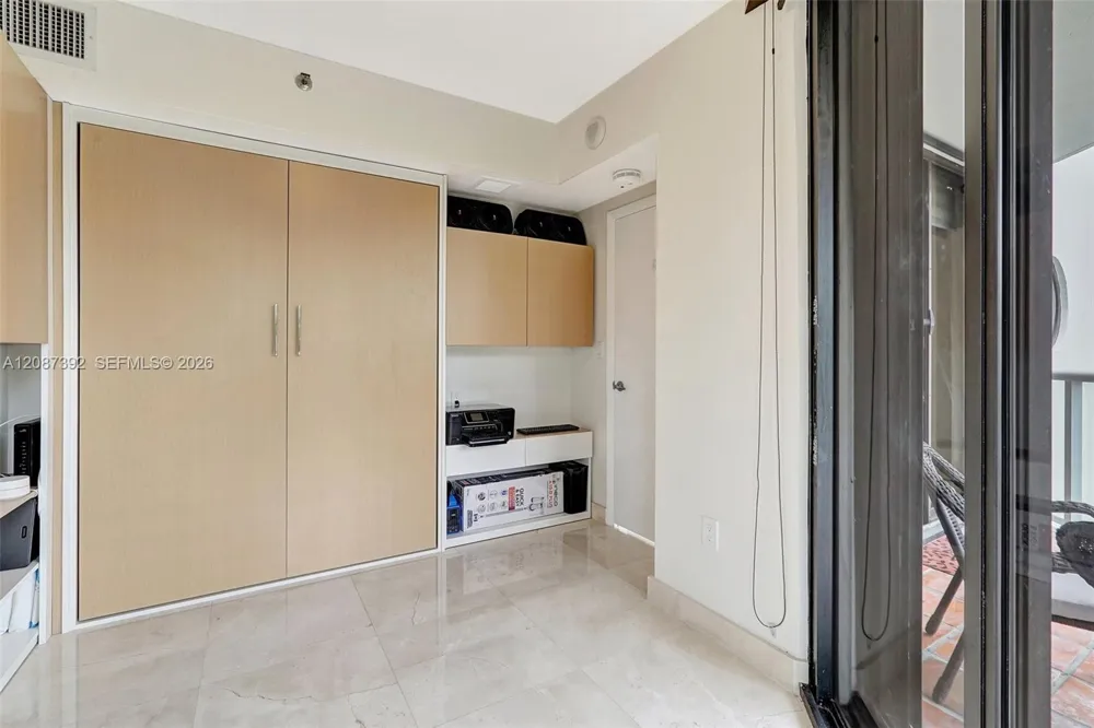 4000 ISLAND BLVD #402 Aventura, FL 33160
