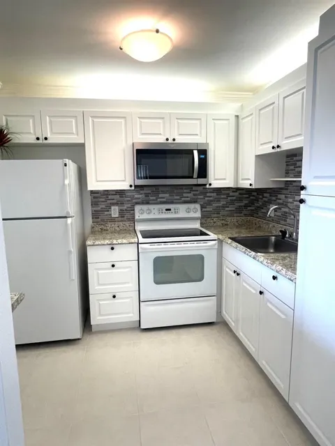 114 Valencia E