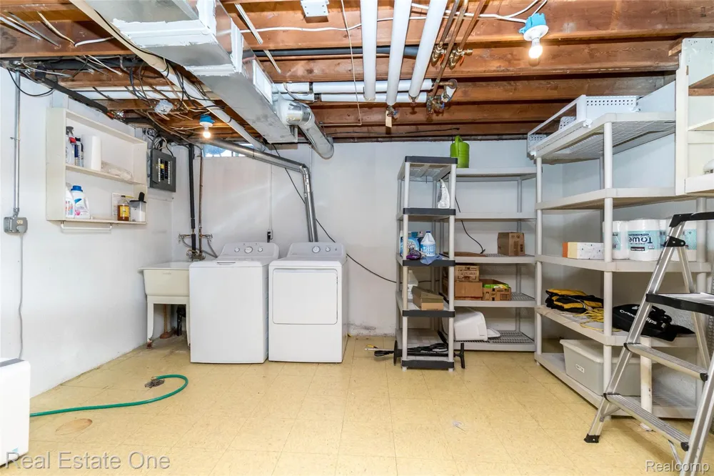 25142 Franklin Terrace #8 South Lyon City, MI 48178