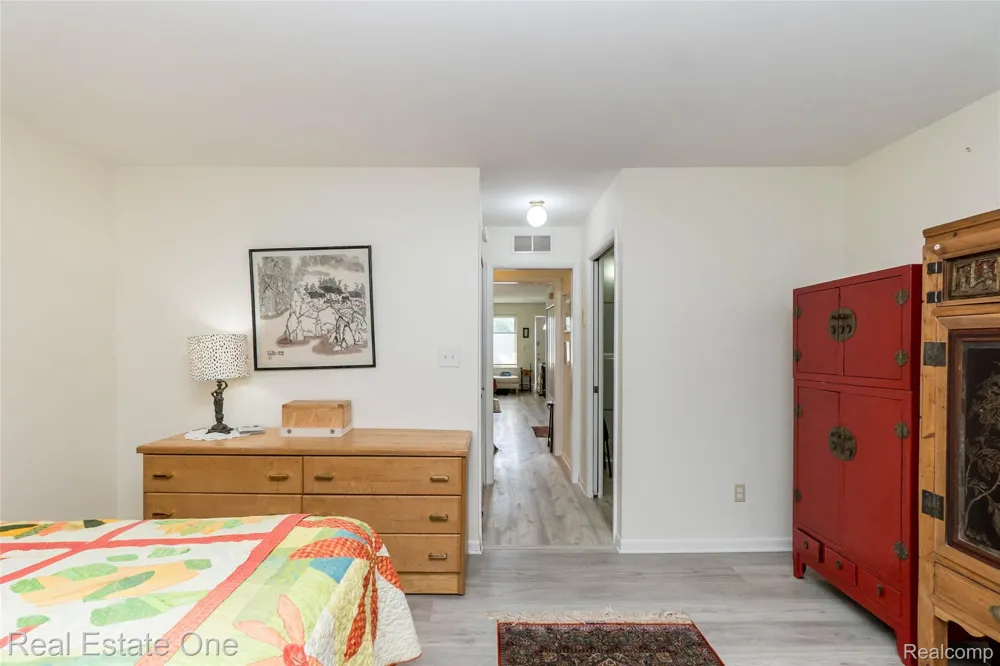 25142 Franklin Terrace #8 South Lyon City, MI 48178